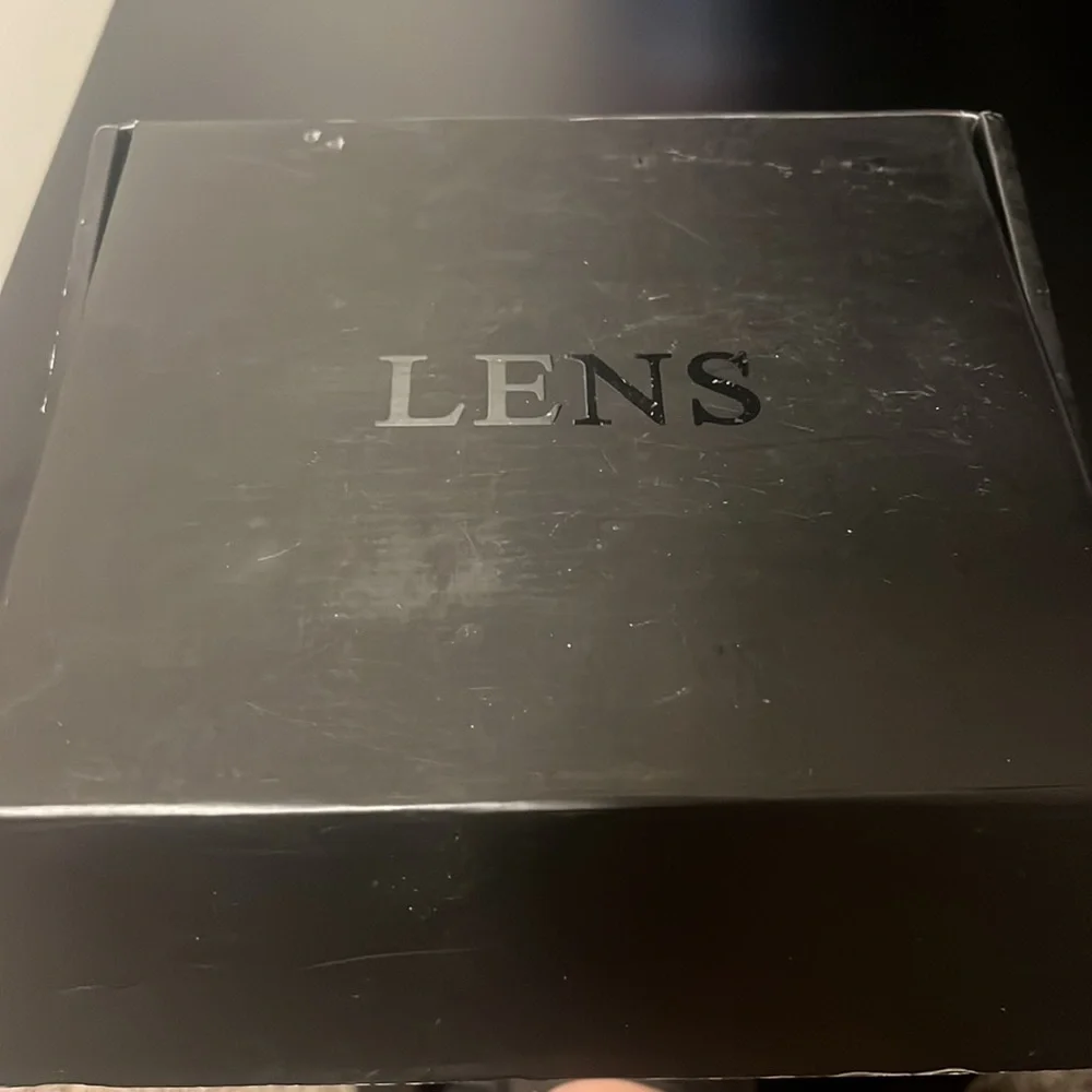 Once used camera lens phone kit . Good quality no damages or scratches .
